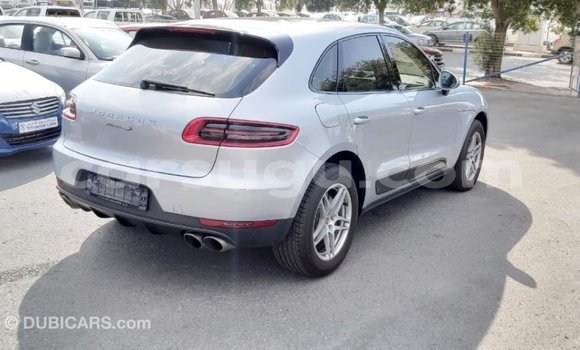 Acheter Import Voiture Porsche Macan Autre à Import - Dubai, Burkina-Faso Acheter Import Voiture Porsche Macan Autre à Import - Dubai, Burkina-Faso