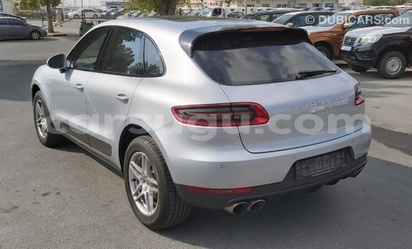 Acheter Import Voiture Porsche Macan Autre à Import - Dubai, Burkina-Faso Acheter Import Voiture Porsche Macan Autre à Import - Dubai, Burkina-Faso