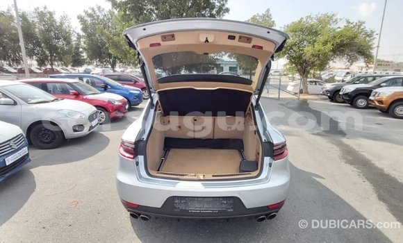 Acheter Import Voiture Porsche Macan Autre à Import - Dubai, Burkina-Faso Acheter Import Voiture Porsche Macan Autre à Import - Dubai, Burkina-Faso