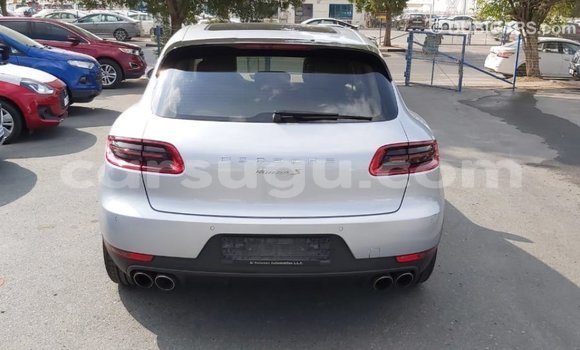 Acheter Import Voiture Porsche Macan Autre à Import - Dubai, Burkina-Faso Acheter Import Voiture Porsche Macan Autre à Import - Dubai, Burkina-Faso