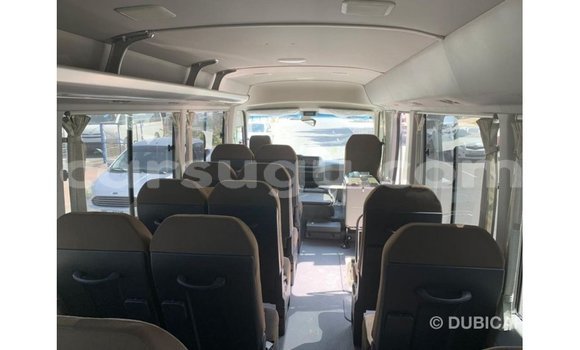 Acheter Import Voiture Toyota Coaster Blanc à Import - Dubai, Burkina-Faso Acheter Import Voiture Toyota Coaster Blanc à Import - Dubai, Burkina-Faso