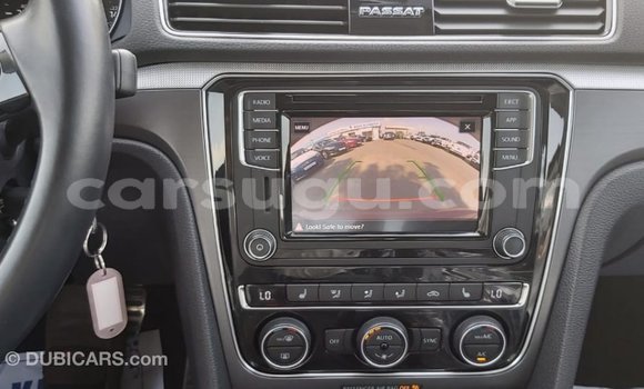 Acheter Import Voiture Volkswagen Passat Rouge à Import - Dubai, Burkina-Faso Acheter Import Voiture Volkswagen Passat Rouge à Import - Dubai, Burkina-Faso