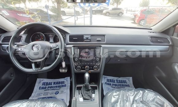 Acheter Import Voiture Volkswagen Passat Rouge à Import - Dubai, Burkina-Faso Acheter Import Voiture Volkswagen Passat Rouge à Import - Dubai, Burkina-Faso