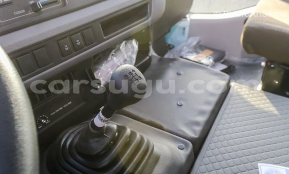 Acheter Import Voiture Toyota Coaster Blanc à Import - Dubai, Burkina-Faso Acheter Import Voiture Toyota Coaster Blanc à Import - Dubai, Burkina-Faso