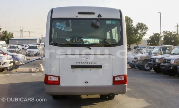 Acheter Import Voiture Toyota Coaster Blanc à Import - Dubai, Burkina-Faso Acheter Import Voiture Toyota Coaster Blanc à Import - Dubai, Burkina-Faso