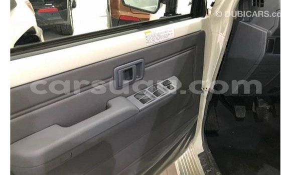 Sayi Imported Toyota Land Cruiser White Mota in Import - Dubai a Burkina Faso Sayi Imported Toyota Land Cruiser White Mota in Import - Dubai a Burkina Faso