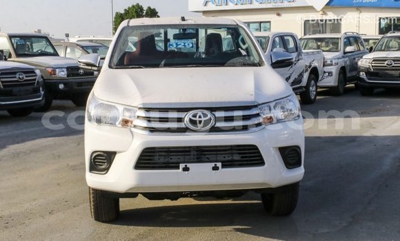 Acheter Import Voiture Toyota Hilux Blanc à Import - Dubai, Burkina-Faso Acheter Import Voiture Toyota Hilux Blanc à Import - Dubai, Burkina-Faso