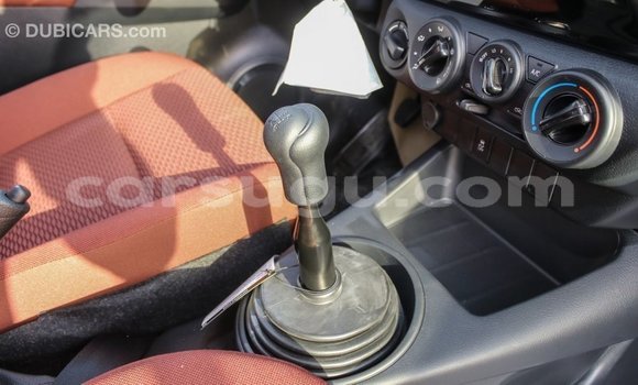 Acheter Import Voiture Toyota Hilux Blanc à Import - Dubai, Burkina-Faso Acheter Import Voiture Toyota Hilux Blanc à Import - Dubai, Burkina-Faso