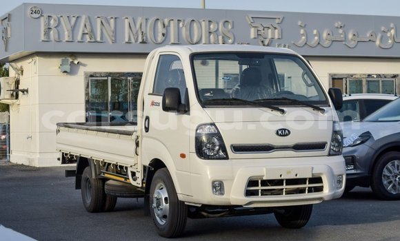 Sayi Imported Kia Carens White Mota in Import - Dubai a Burkina Faso Sayi Imported Kia Carens White Mota in Import - Dubai a Burkina Faso