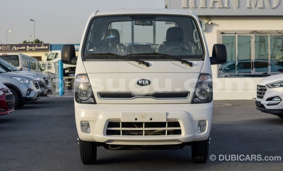 Sayi Imported Kia Carens White Mota in Import - Dubai a Burkina Faso Sayi Imported Kia Carens White Mota in Import - Dubai a Burkina Faso