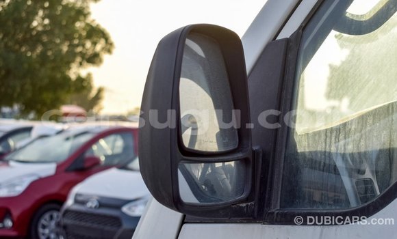 Sayi Imported Kia Carens White Mota in Import - Dubai a Burkina Faso Sayi Imported Kia Carens White Mota in Import - Dubai a Burkina Faso