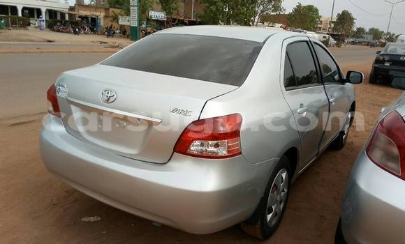 Acheter Occasion Voiture Toyota Yaris Gris à Ouagadougou, Burkina-Faso Acheter Occasion Voiture Toyota Yaris Gris à Ouagadougou, Burkina-Faso