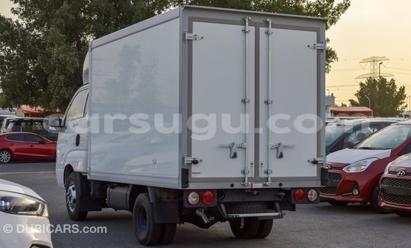 Sayi Imported Kia K3 White Mota in Import - Dubai a Burkina Faso Sayi Imported Kia K3 White Mota in Import - Dubai a Burkina Faso