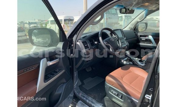 Acheter Import Voiture Toyota Land Cruiser Noir à Import - Dubai, Burkina-Faso Acheter Import Voiture Toyota Land Cruiser Noir à Import - Dubai, Burkina-Faso