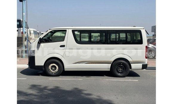Sayi Imported Toyota Hiace White Mota in Import - Dubai a Burkina Faso Sayi Imported Toyota Hiace White Mota in Import - Dubai a Burkina Faso