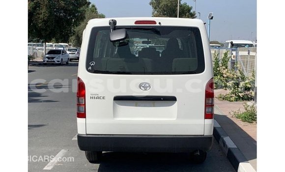 Sayi Imported Toyota Hiace White Mota in Import - Dubai a Burkina Faso Sayi Imported Toyota Hiace White Mota in Import - Dubai a Burkina Faso