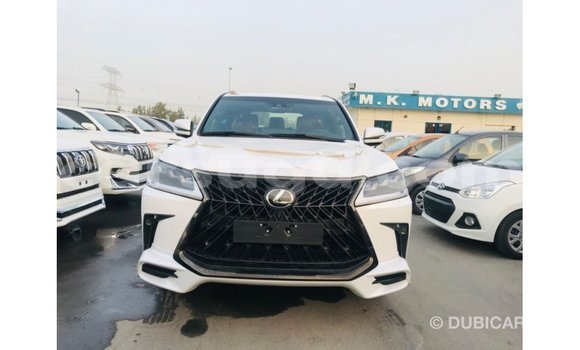Sayi Imported Lexus LX White Mota in Import - Dubai a Burkina Faso Sayi Imported Lexus LX White Mota in Import - Dubai a Burkina Faso