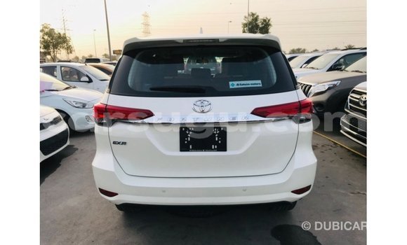 Acheter Import Voiture Toyota Fortuner Blanc à Import - Dubai, Burkina-Faso Acheter Import Voiture Toyota Fortuner Blanc à Import - Dubai, Burkina-Faso