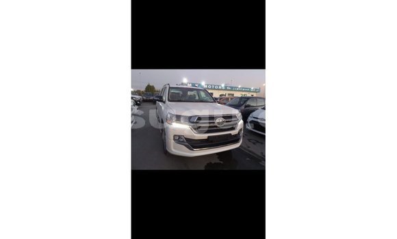 Sayi Imported Toyota Land Cruiser White Mota in Import - Dubai a Burkina Faso Sayi Imported Toyota Land Cruiser White Mota in Import - Dubai a Burkina Faso