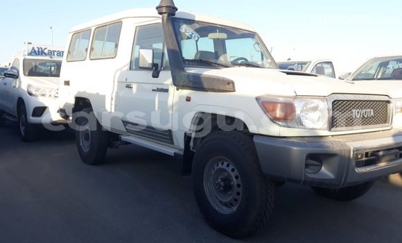 Acheter Import Voiture Toyota Land Cruiser Blanc à Import - Dubai, Burkina-Faso Acheter Import Voiture Toyota Land Cruiser Blanc à Import - Dubai, Burkina-Faso