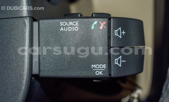 Acheter Import Voiture Renault Duster Blanc à Import - Dubai, Burkina-Faso Acheter Import Voiture Renault Duster Blanc à Import - Dubai, Burkina-Faso