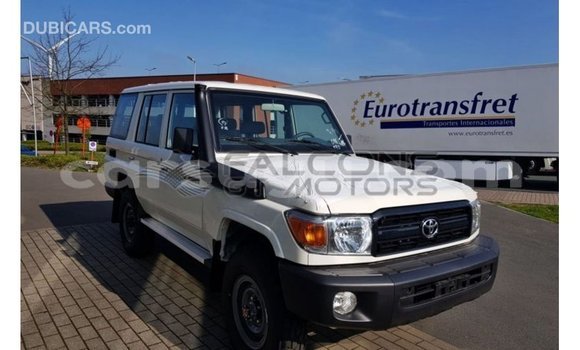 Acheter Import Voiture Toyota Land Cruiser Blanc à Import - Dubai, Burkina-Faso Acheter Import Voiture Toyota Land Cruiser Blanc à Import - Dubai, Burkina-Faso