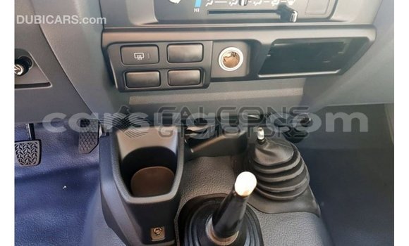 Acheter Import Voiture Toyota Land Cruiser Blanc à Import - Dubai, Burkina-Faso Acheter Import Voiture Toyota Land Cruiser Blanc à Import - Dubai, Burkina-Faso