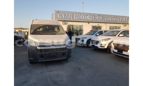 Sayi Imported Toyota Hiace White Mota in Import - Dubai a Burkina Faso Sayi Imported Toyota Hiace White Mota in Import - Dubai a Burkina Faso