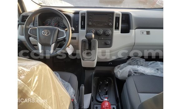 Sayi Imported Toyota Hiace White Mota in Import - Dubai a Burkina Faso Sayi Imported Toyota Hiace White Mota in Import - Dubai a Burkina Faso
