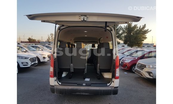 Sayi Imported Toyota Hiace White Mota in Import - Dubai a Burkina Faso Sayi Imported Toyota Hiace White Mota in Import - Dubai a Burkina Faso