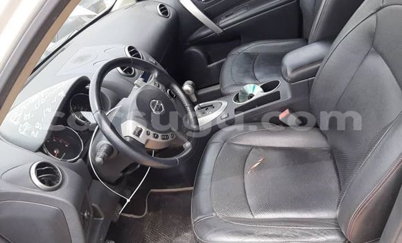 Buy Used Nissan Rogue White Car in Ouagadougou in Burkina Faso Buy Used Nissan Rogue White Car in Ouagadougou in Burkina Faso