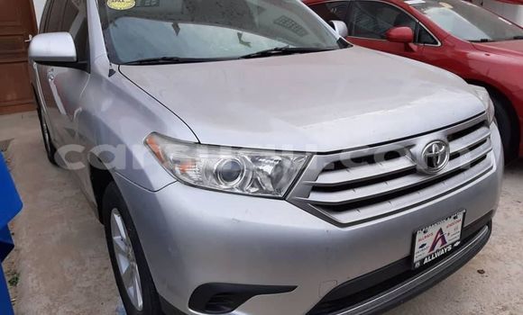 Buy Used Toyota Highlander Silver Car in Ouagadougou in Burkina Faso Buy Used Toyota Highlander Silver Car in Ouagadougou in Burkina Faso