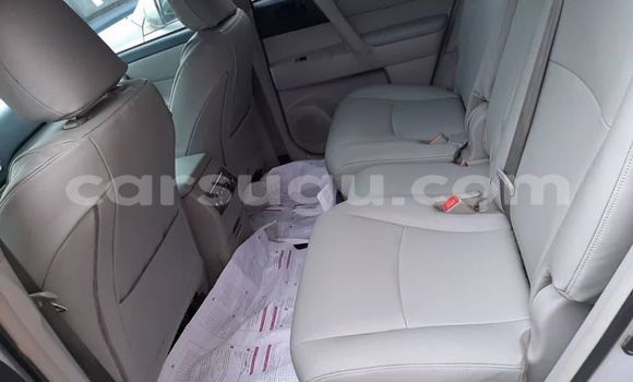 Buy Used Toyota Highlander Silver Car in Ouagadougou in Burkina Faso Buy Used Toyota Highlander Silver Car in Ouagadougou in Burkina Faso