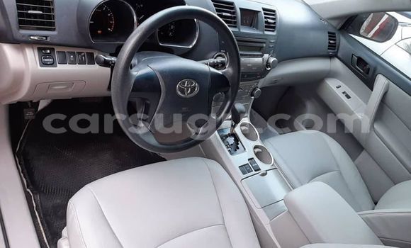 Buy Used Toyota Highlander Silver Car in Ouagadougou in Burkina Faso Buy Used Toyota Highlander Silver Car in Ouagadougou in Burkina Faso
