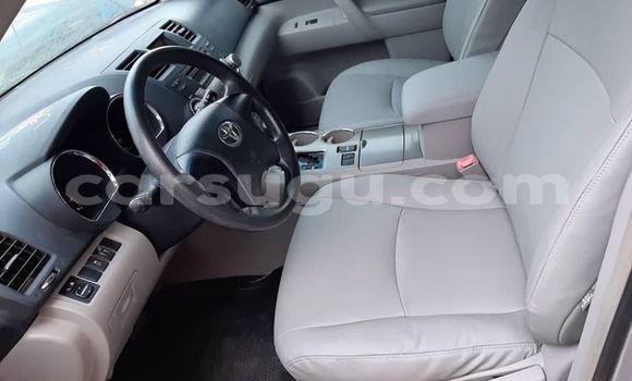 Buy Used Toyota Highlander Silver Car in Ouagadougou in Burkina Faso Buy Used Toyota Highlander Silver Car in Ouagadougou in Burkina Faso