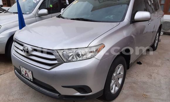 Buy Used Toyota Highlander Silver Car in Ouagadougou in Burkina Faso Buy Used Toyota Highlander Silver Car in Ouagadougou in Burkina Faso