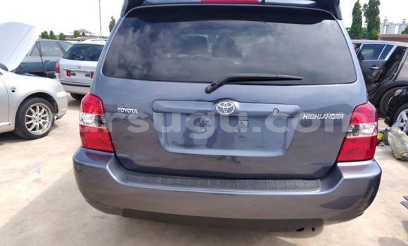 Buy Used Toyota Highlander Blue Car in Ouagadougou in Burkina Faso Buy Used Toyota Highlander Blue Car in Ouagadougou in Burkina Faso