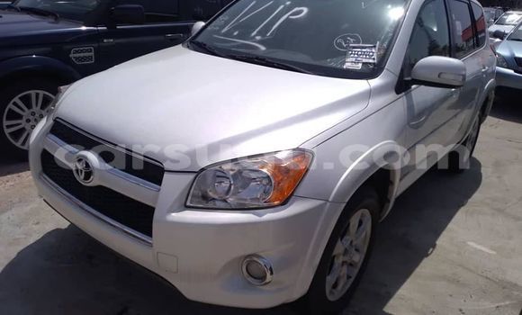 Buy Used Toyota RAV4 White Car in Ouagadougou in Burkina Faso Buy Used Toyota RAV4 White Car in Ouagadougou in Burkina Faso