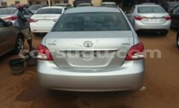 Acheter Neuf Voiture Toyota Yaris Gris à Ouagadougou, Burkina-Faso Acheter Neuf Voiture Toyota Yaris Gris à Ouagadougou, Burkina-Faso