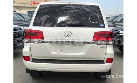 Sayi Imported Toyota Land Cruiser White Mota in Import - Dubai a Burkina Faso Sayi Imported Toyota Land Cruiser White Mota in Import - Dubai a Burkina Faso