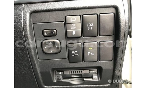 Sayi Imported Toyota Land Cruiser White Mota in Import - Dubai a Burkina Faso Sayi Imported Toyota Land Cruiser White Mota in Import - Dubai a Burkina Faso