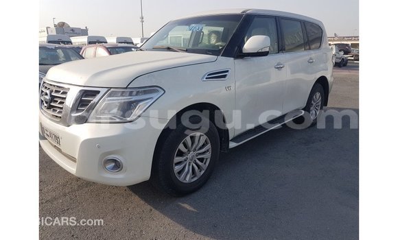 Sayi Imported Nissan Patrol White Mota in Import - Dubai a Burkina Faso Sayi Imported Nissan Patrol White Mota in Import - Dubai a Burkina Faso