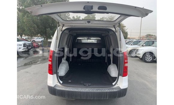 Acheter Import Voiture Hyundai Cargo Blanc à Import - Dubai, Burkina-Faso Acheter Import Voiture Hyundai Cargo Blanc à Import - Dubai, Burkina-Faso