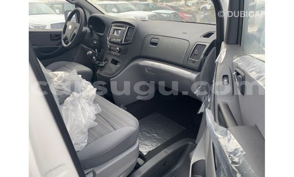 Acheter Import Voiture Hyundai Cargo Blanc à Import - Dubai, Burkina-Faso Acheter Import Voiture Hyundai Cargo Blanc à Import - Dubai, Burkina-Faso