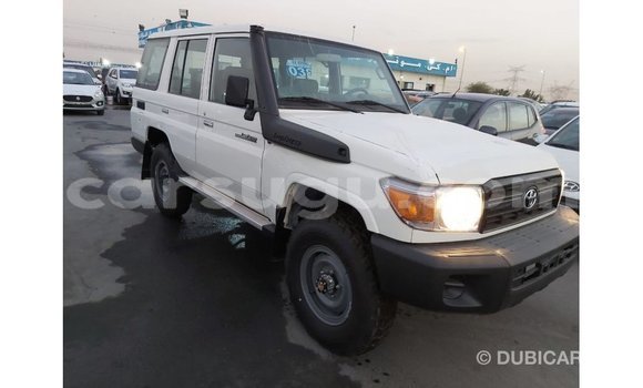 Sayi Imported Toyota Land Cruiser White Mota in Import - Dubai a Burkina Faso Sayi Imported Toyota Land Cruiser White Mota in Import - Dubai a Burkina Faso