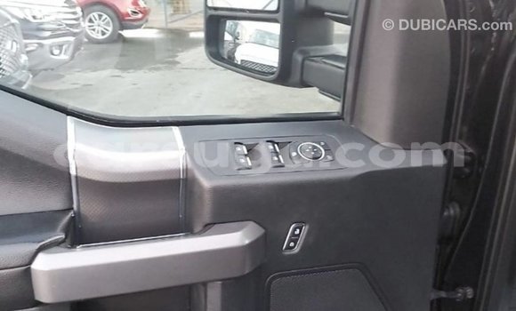 Acheter Import Voiture Ford V8 Noir à Import - Dubai, Burkina-Faso Acheter Import Voiture Ford V8 Noir à Import - Dubai, Burkina-Faso