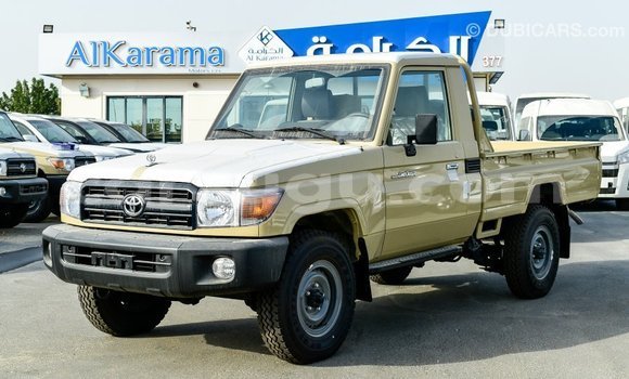 Acheter Import Voiture Toyota Land Cruiser Beige à Import - Dubai, Burkina-Faso Acheter Import Voiture Toyota Land Cruiser Beige à Import - Dubai, Burkina-Faso