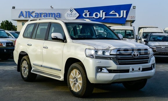 Sayi Imported Toyota Land Cruiser White Mota in Import - Dubai a Burkina Faso Sayi Imported Toyota Land Cruiser White Mota in Import - Dubai a Burkina Faso
