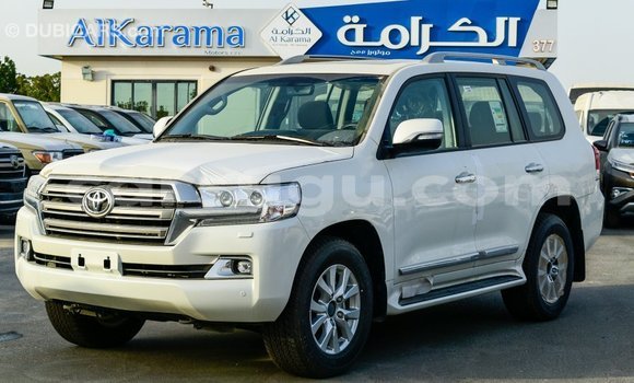 Sayi Imported Toyota Land Cruiser White Mota in Import - Dubai a Burkina Faso Sayi Imported Toyota Land Cruiser White Mota in Import - Dubai a Burkina Faso