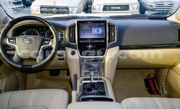 Acheter Import Voiture Toyota Land Cruiser Noir à Import - Dubai, Burkina-Faso Acheter Import Voiture Toyota Land Cruiser Noir à Import - Dubai, Burkina-Faso